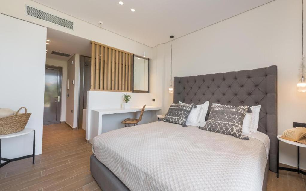 Eptanisos Beachfront Suites Zante Keri エクステリア 写真