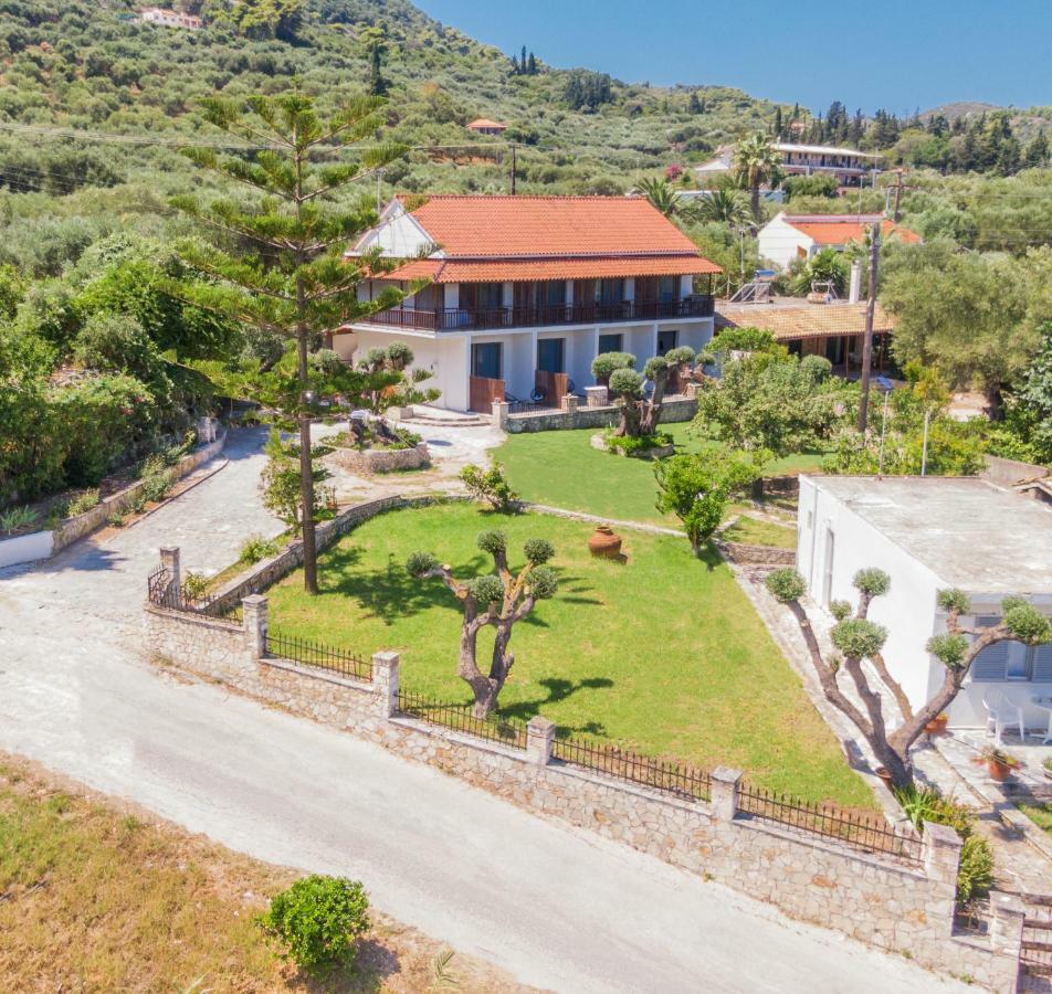 Eptanisos Beachfront Suites Zante Keri エクステリア 写真